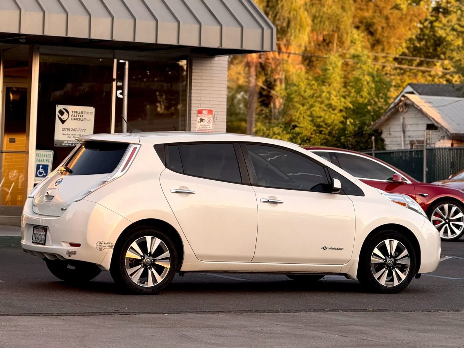 Used 2017 Nissan Leaf SV image 8