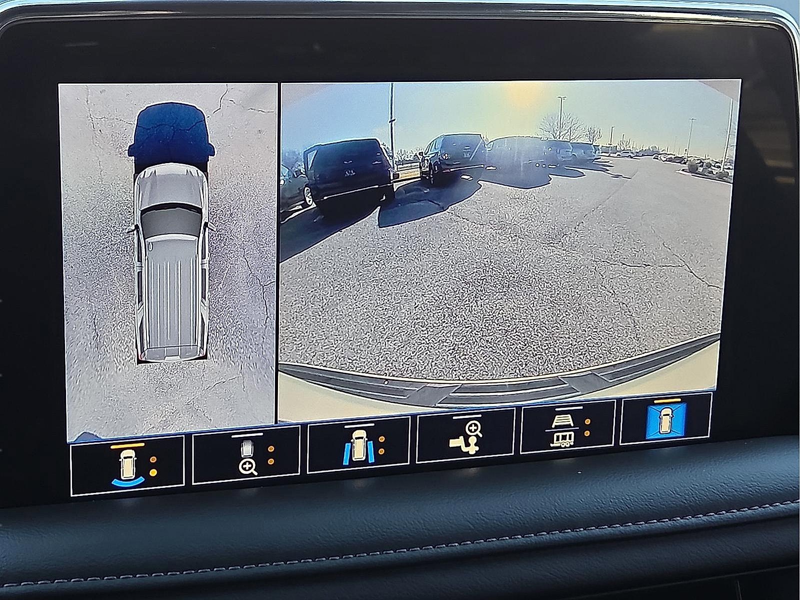 Used 2021 Chevrolet Suburban LT w/ LT Signature Package image 17