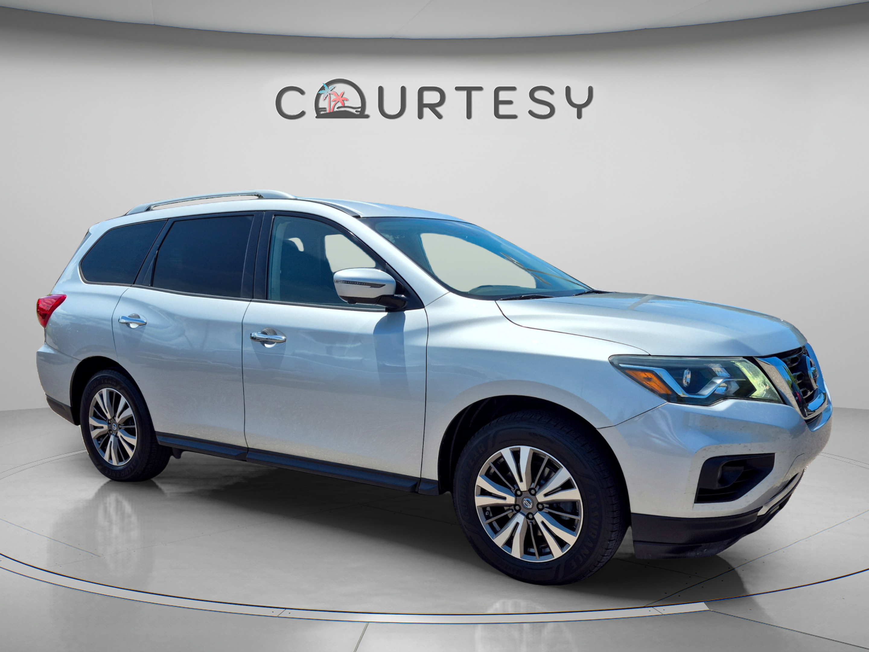 Used 2019 Nissan Pathfinder SL FWD image 9