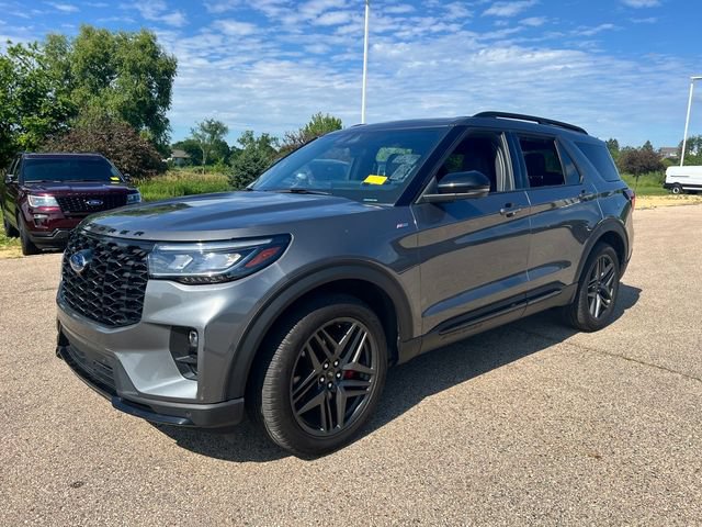 Certified 2025 Ford Explorer ST-Line w/ Premium Package AWD/4WD image 7