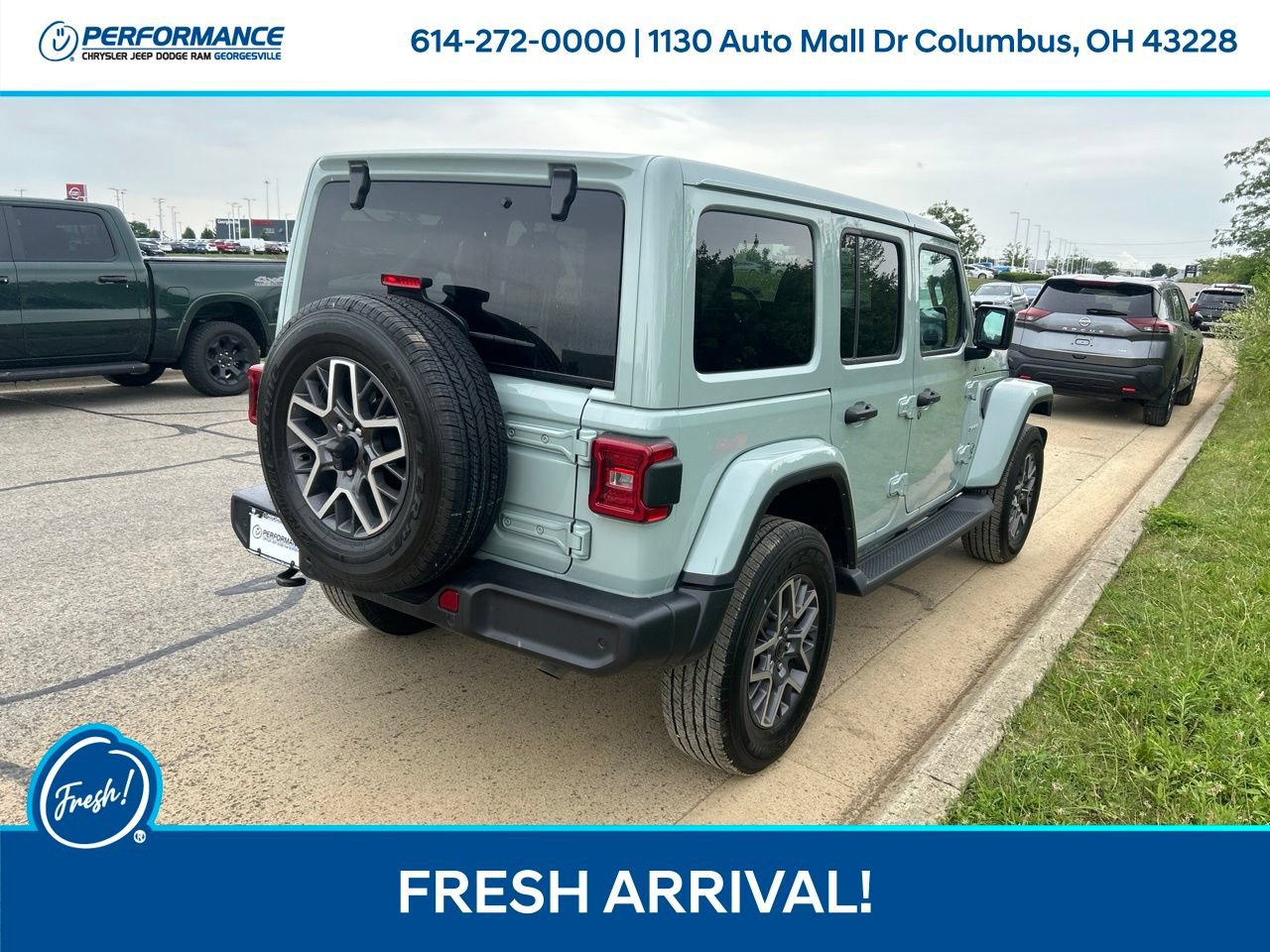 Used 2024 Jeep Wrangler Unlimited Sahara w/ Technology Group AWD/4WD image 4
