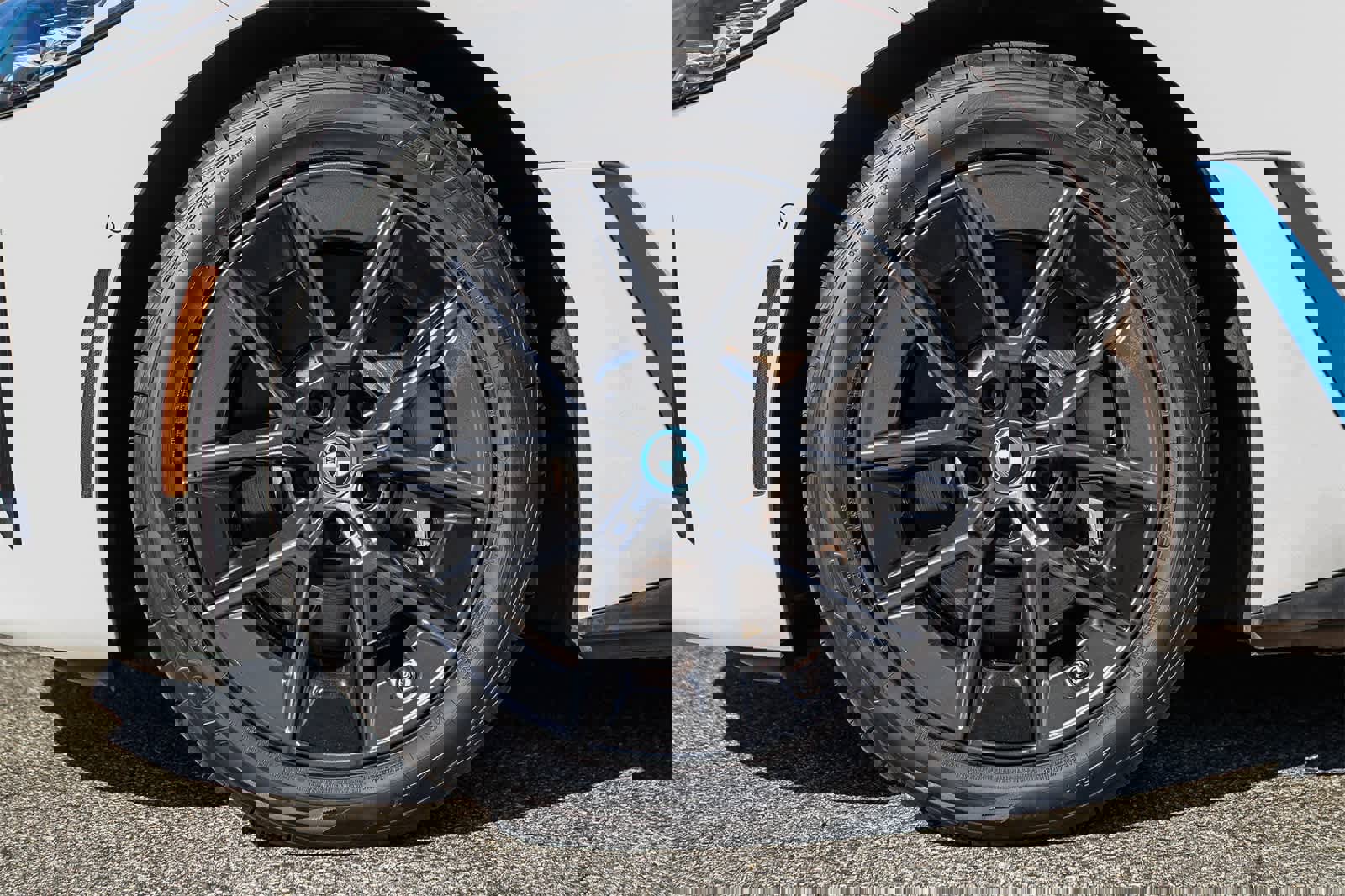 Used 2023 BMW i4 eDrive40 image 9