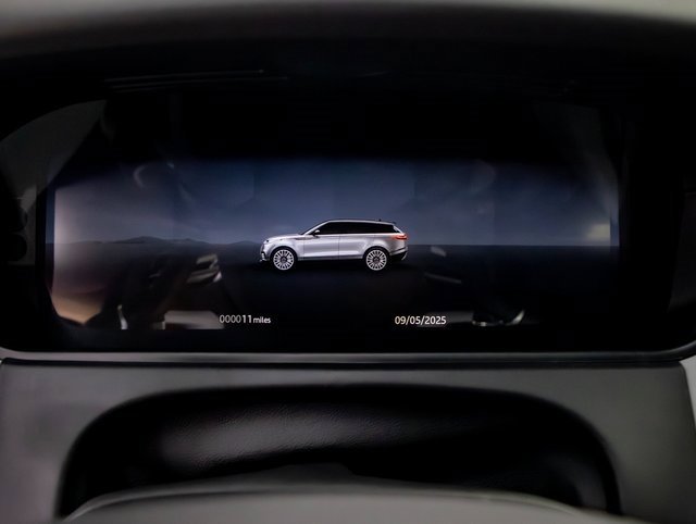 New 2026 Land Rover Range Rover Velar Dynamic SE image 17