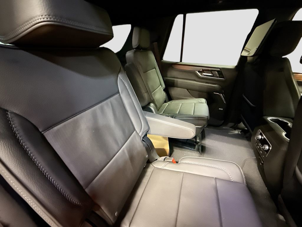 New 2025 GMC Yukon Denali w/ Denali Reserve Package image 28