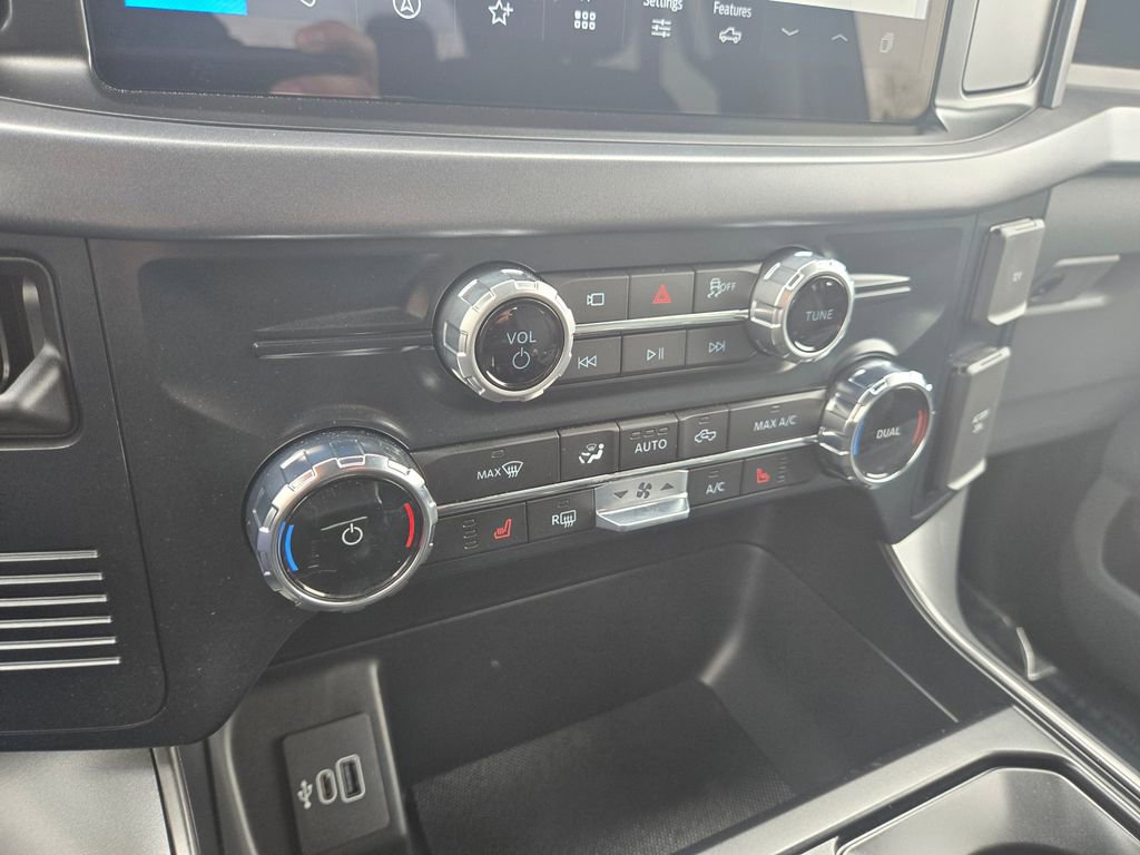 Used 2025 Ford F150 Lightning XLT image 16