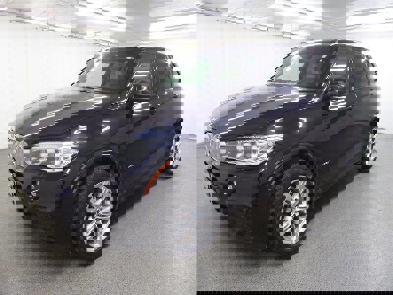 Used 2017 BMW X5 xDrive50i AWD/4WD image 3