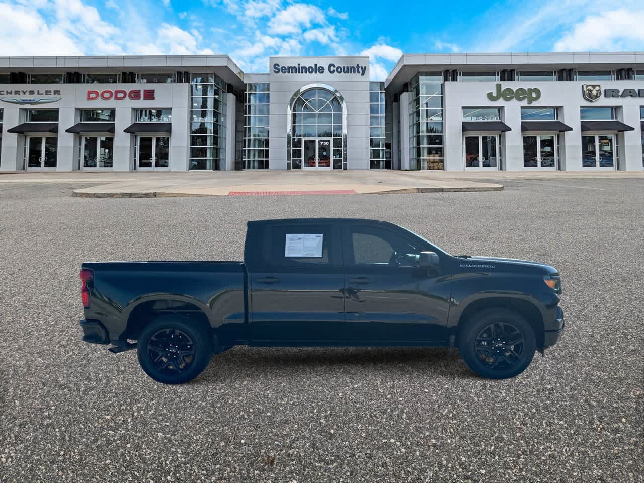 Used 2024 Chevrolet Silverado 1500 Custom RWD image 9