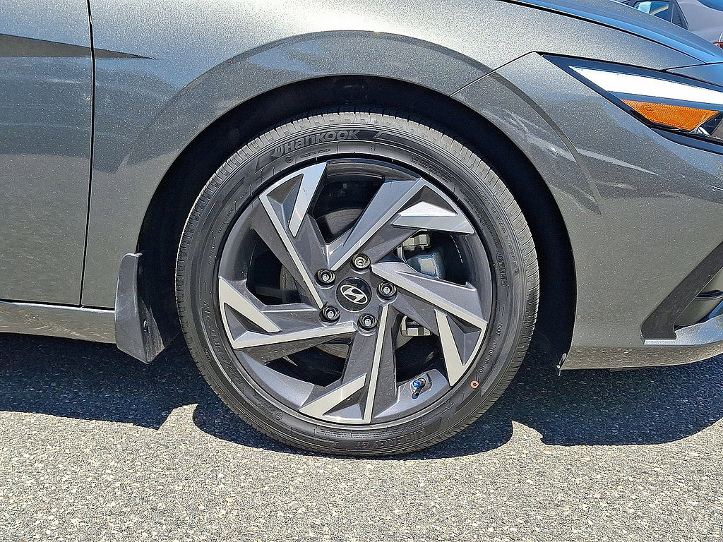 Certified 2025 Hyundai Elantra SEL FWD image 27
