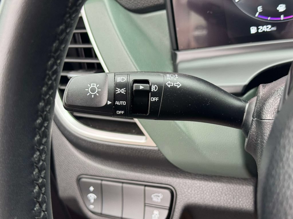 Used 2024 Kia Seltos SX w/ SX Sunroof Package AWD/4WD image 22