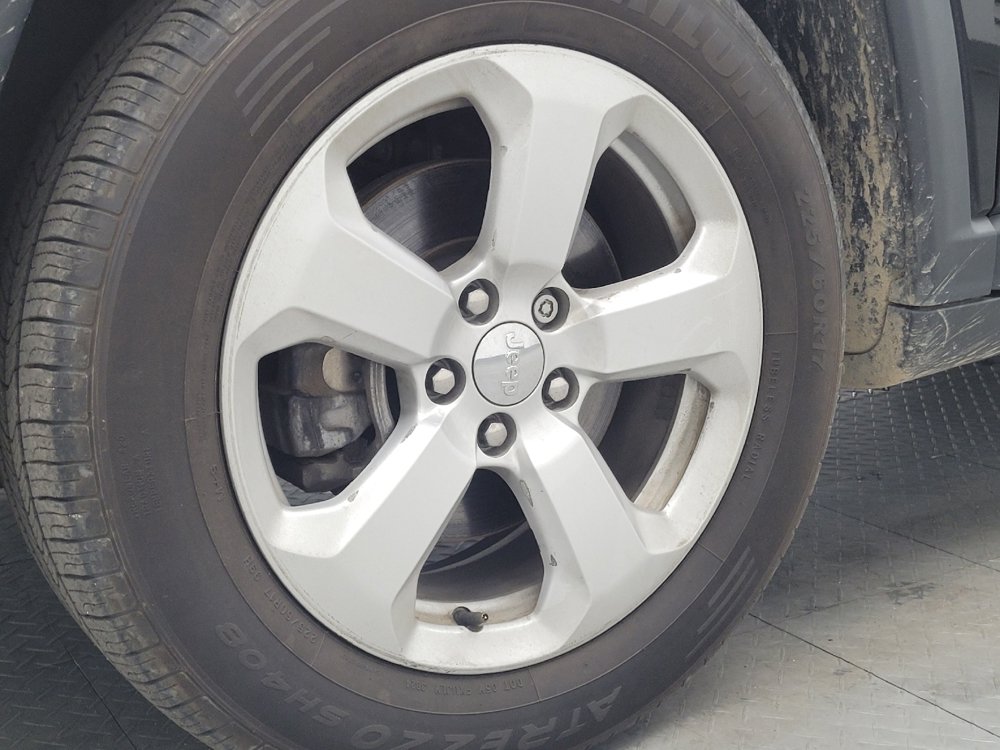 Used 2018 Jeep Compass Latitude w/ Popular Equipment Group FWD image 31