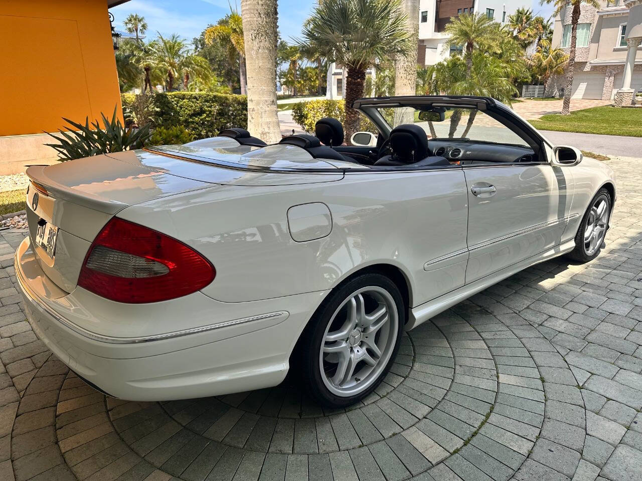 Used 2009 Mercedes-Benz CLK 550 Cabriolet image 32