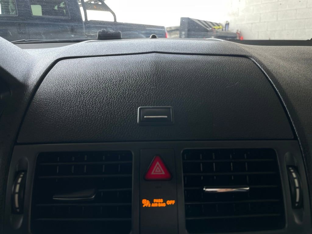 Used 2011 Mercedes-Benz C 300 4MATIC Sedan image 38