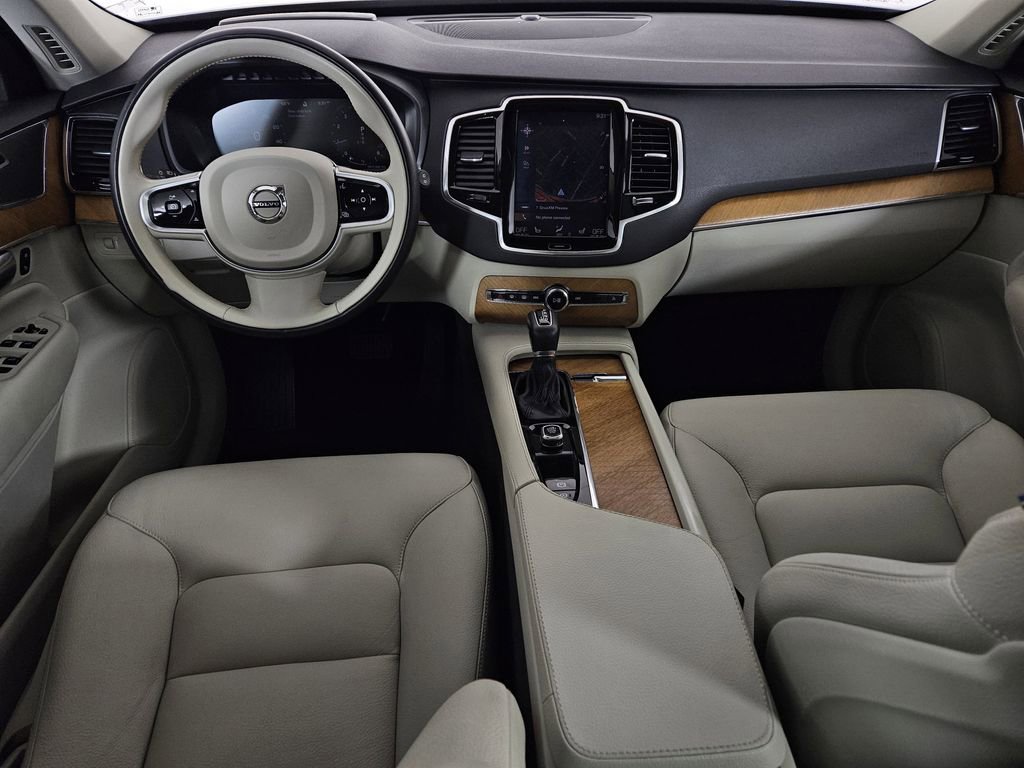 Used 2022 Volvo XC90 T6 Momentum w/ Advanced Package image 8