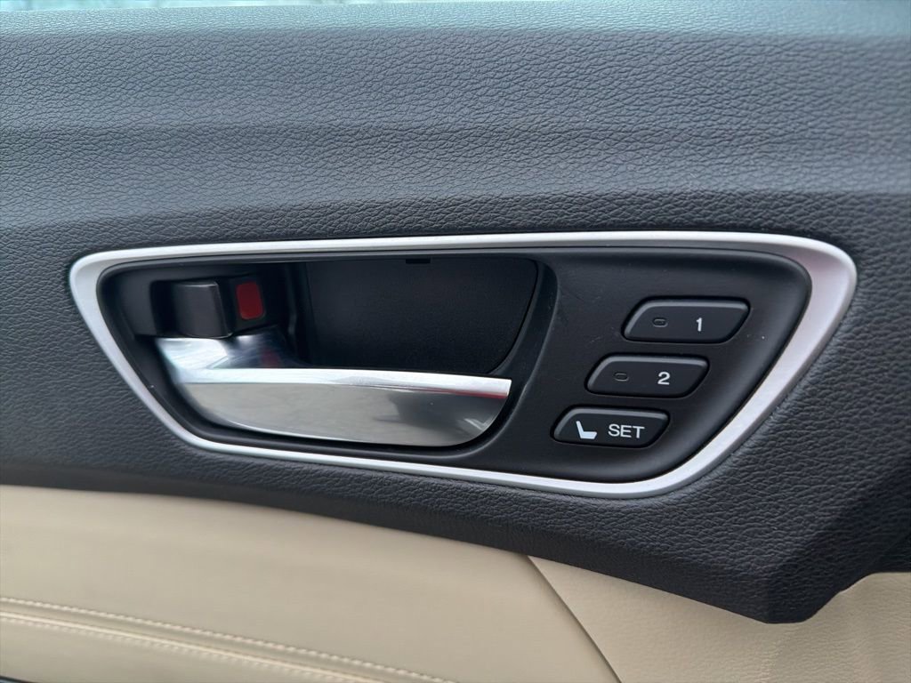 Used 2018 Acura TLX w/ Technology Package image 14