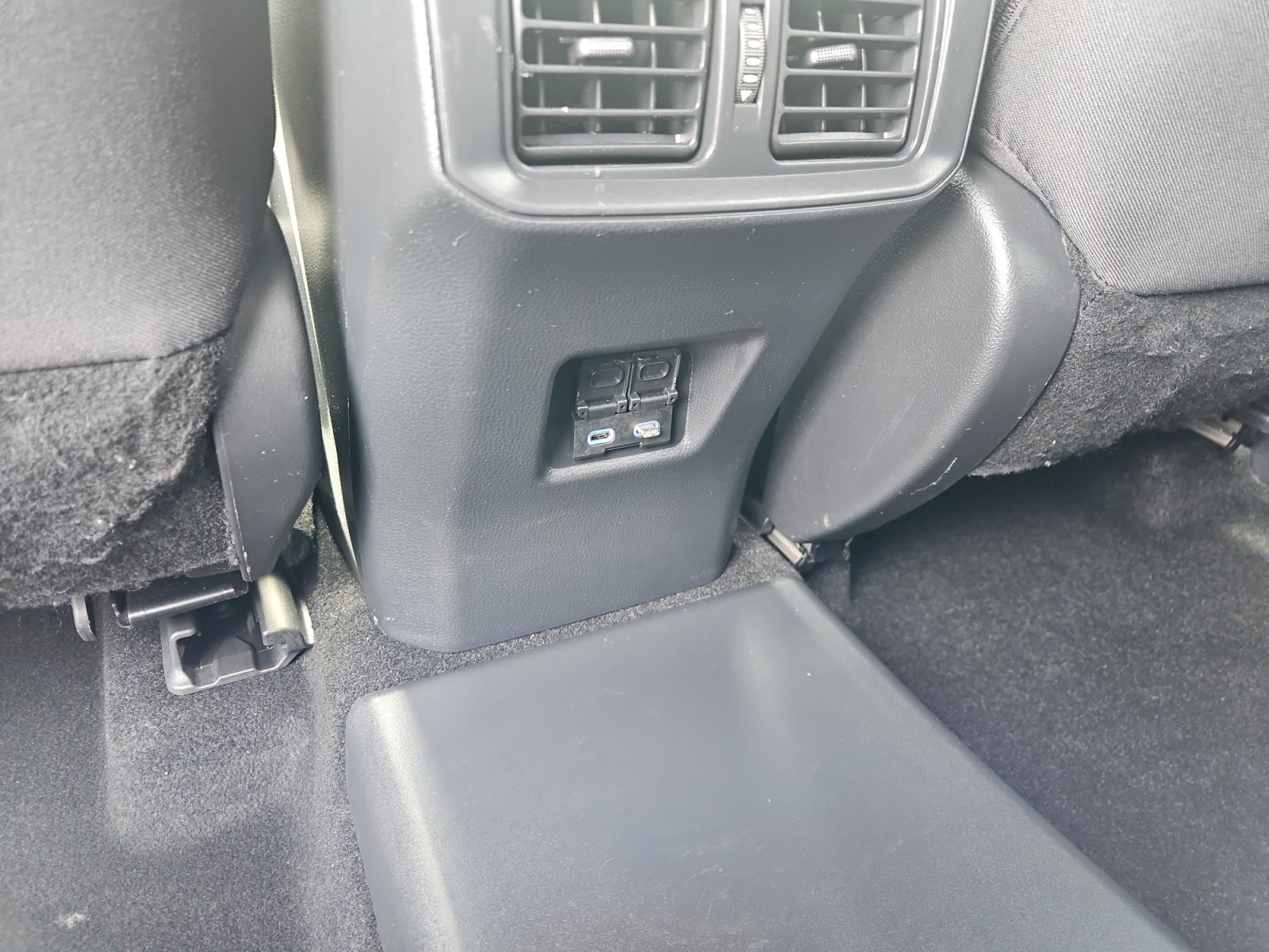 Used 2022 Toyota RAV4 SE AWD/4WD image 13