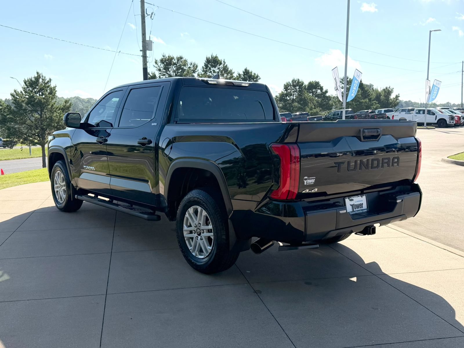 Used 2025 Toyota Tundra SR5 AWD/4WD image 4
