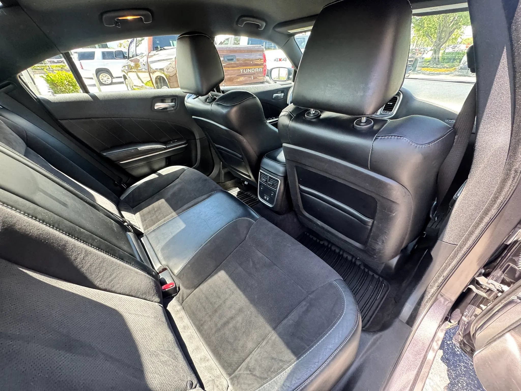 Used 2015 Dodge Charger R/T RWD image 31