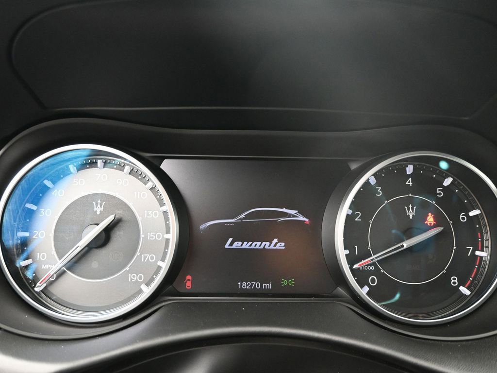 Used 2024 Maserati Levante GT Ultima AWD/4WD image 10
