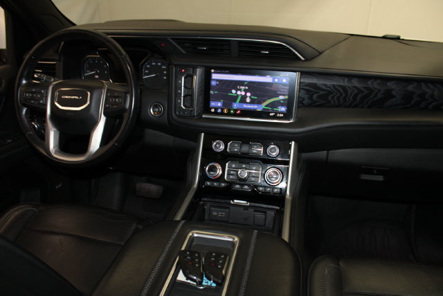 Used 2021 GMC Yukon Denali w/ Denali Premium Package AWD/4WD image 15