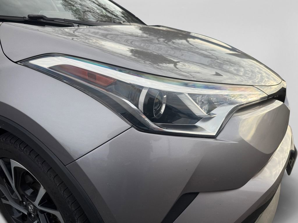 Used 2019 Toyota C-HR XLE image 29