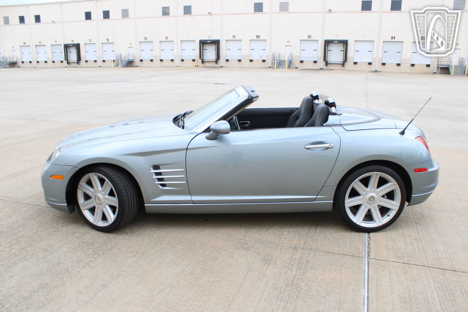 Used 2005 Chrysler Crossfire Limited image 2