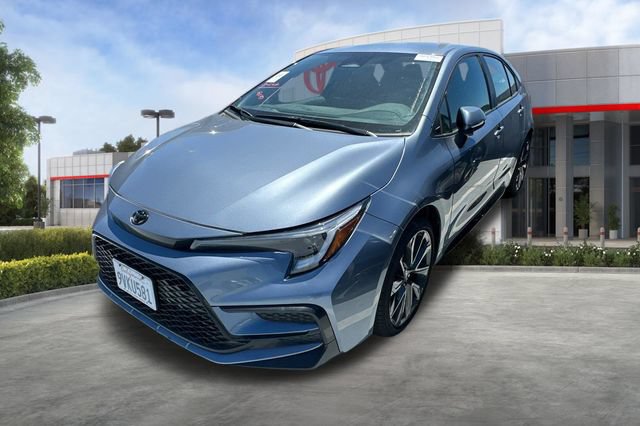 Used 2025 Toyota Corolla SE FWD image 3