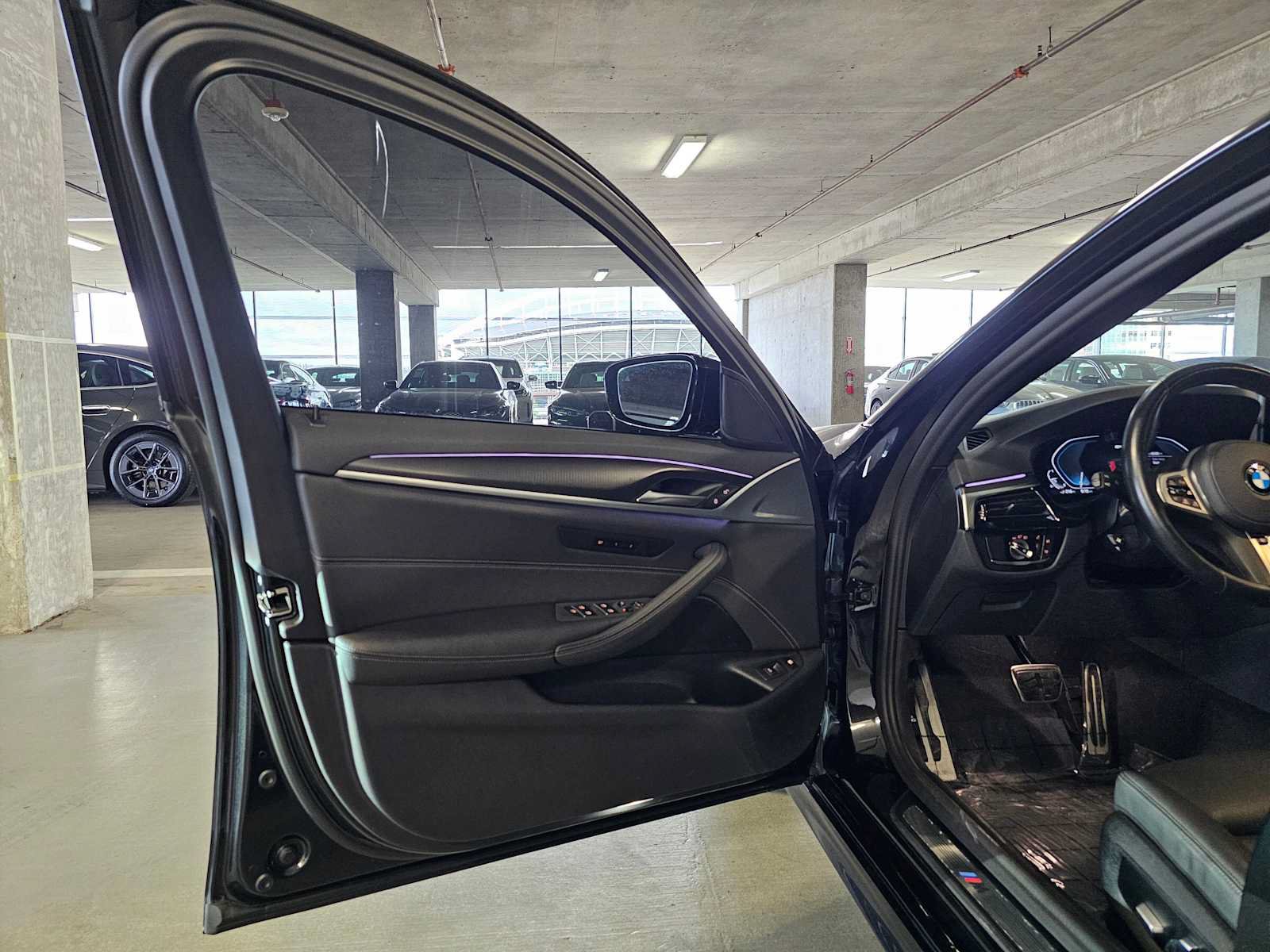 Used 2021 BMW 530e xDrive w/ M Sport Package AWD/4WD image 25