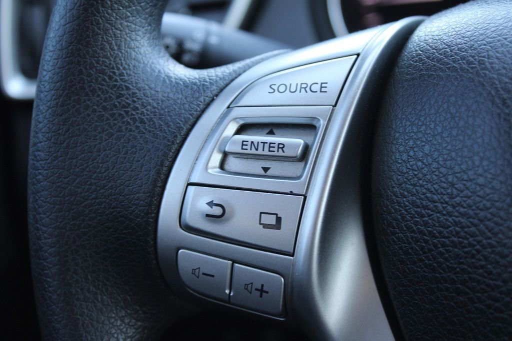 Used 2015 Nissan Rogue S image 26