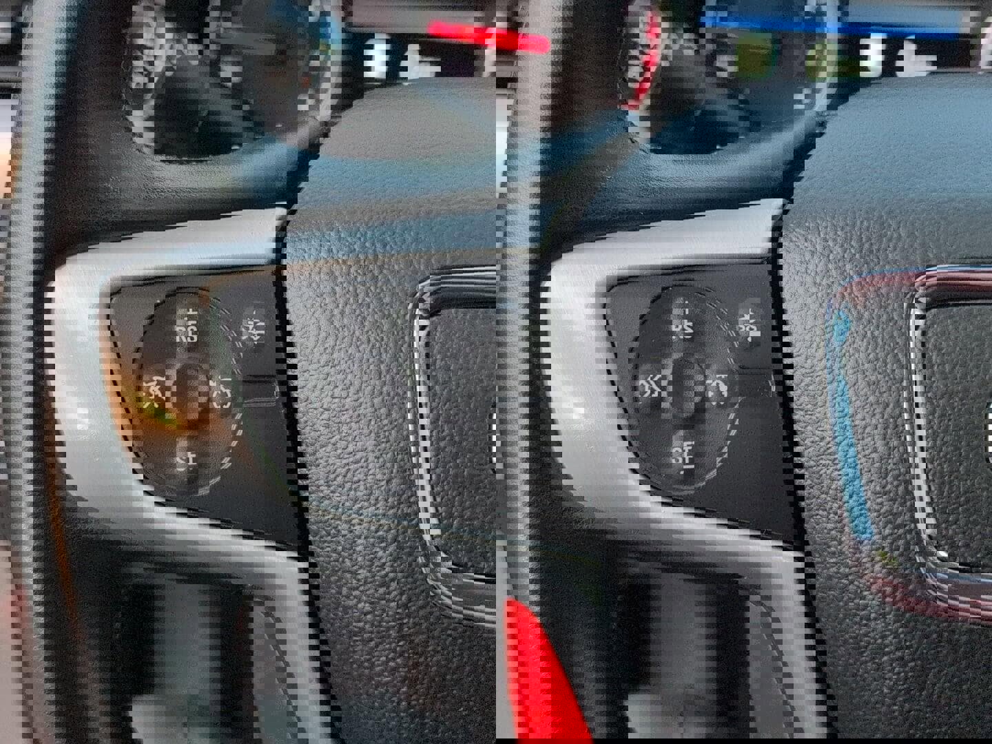 Used 2023 GMC Acadia SLT image 24