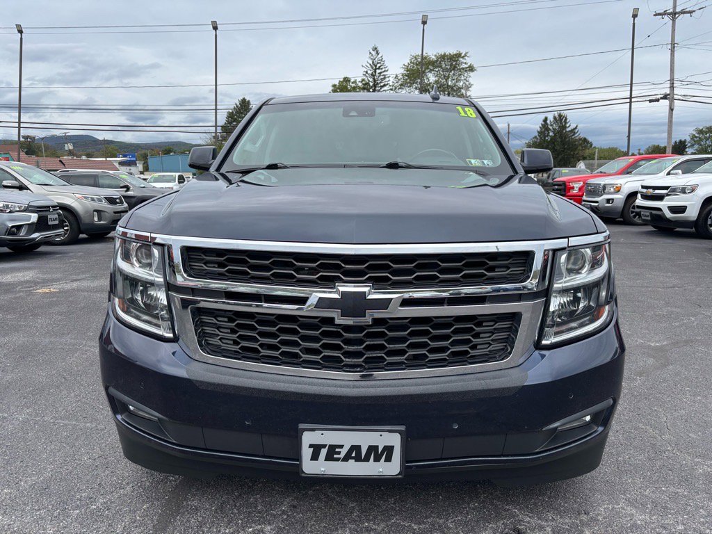 Used 2018 Chevrolet Suburban LT w/ Luxury Package image 2