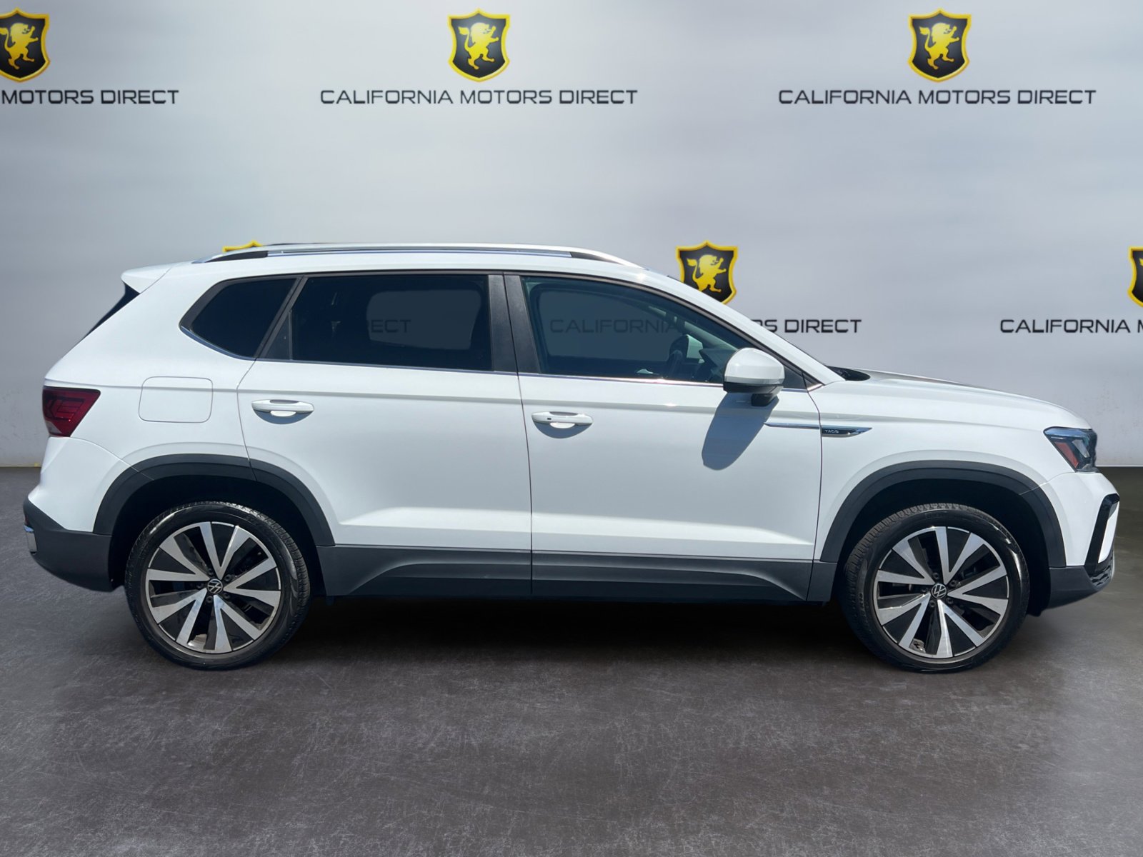 Used 2022 Volkswagen Taos SE FWD image 6