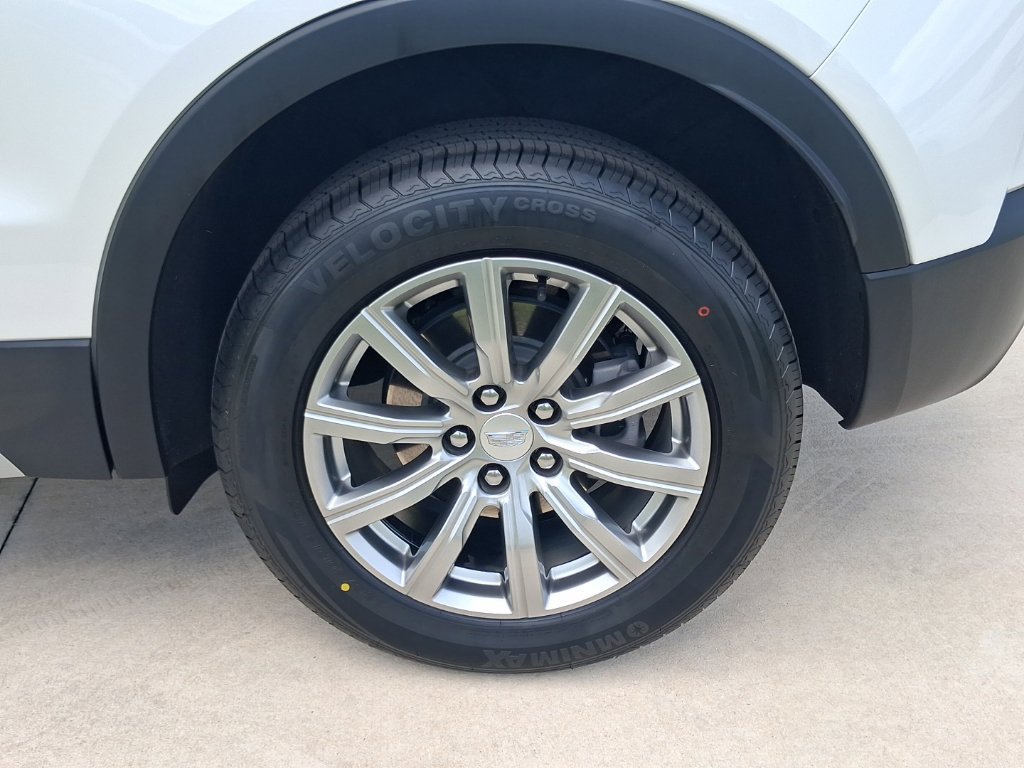 Used 2023 Cadillac XT4 Premium Luxury FWD image 4