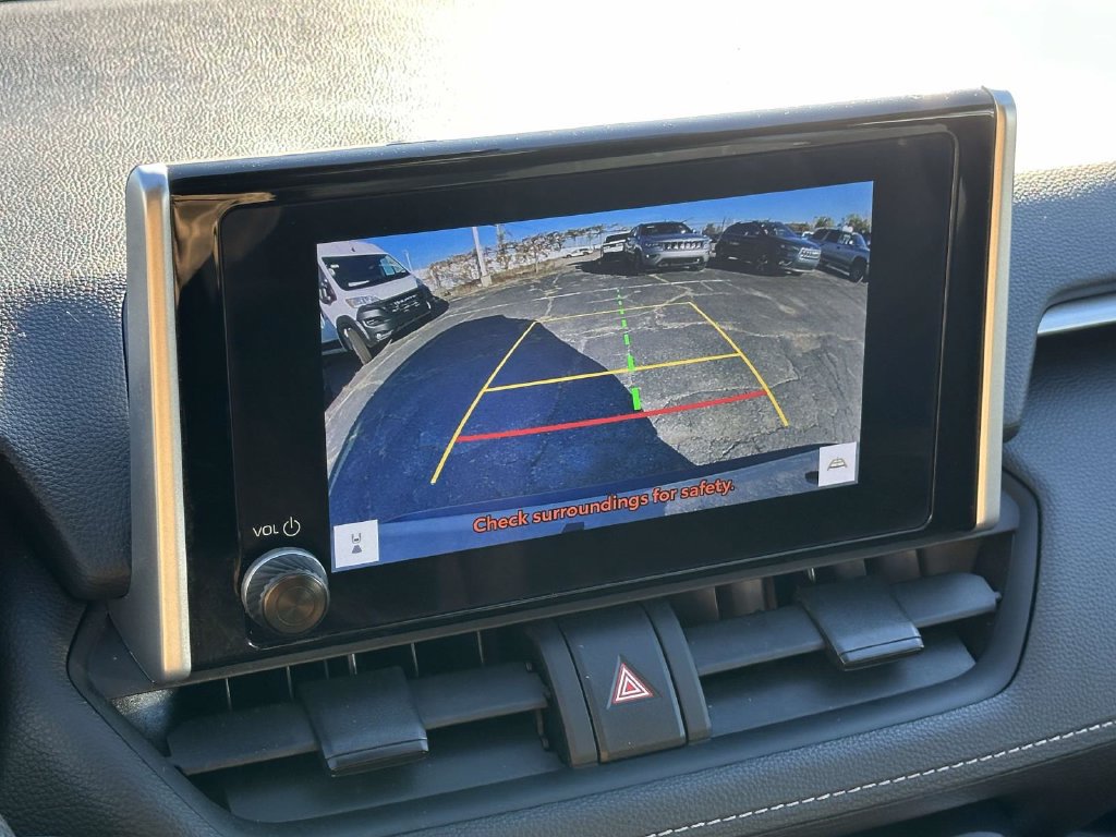 Used 2024 Toyota RAV4 XLE FWD image 27