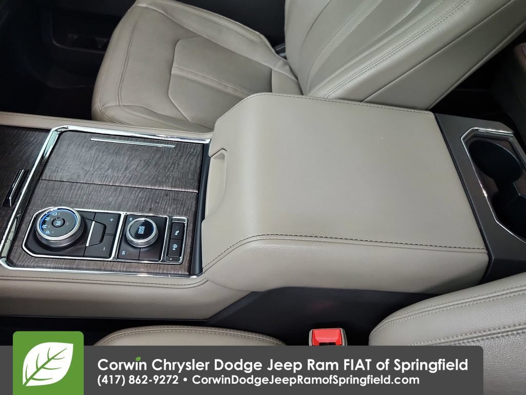 Used 2020 Ford Expedition Limited w/ Equipment Group 302A AWD/4WD image 28