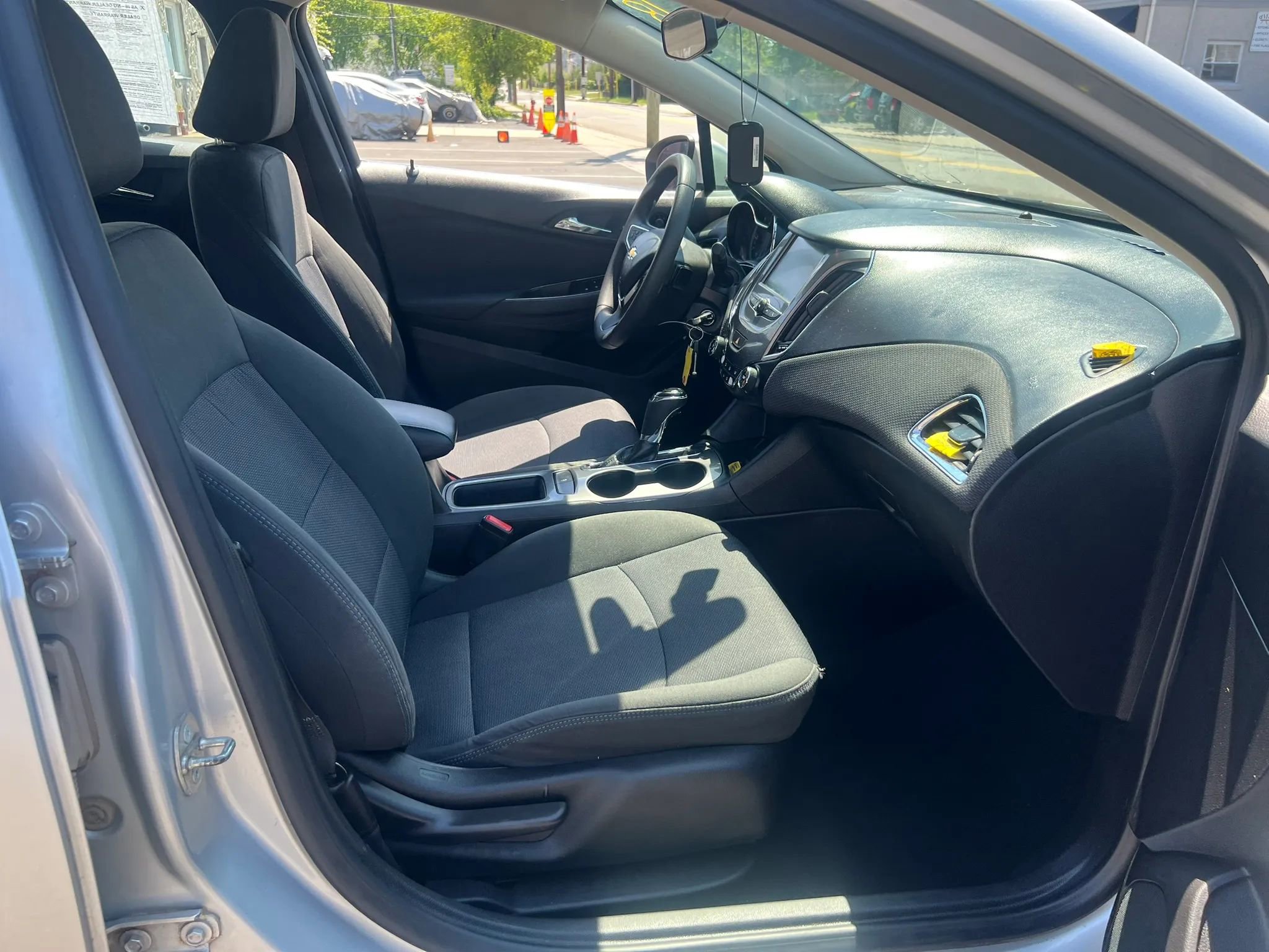 Used 2018 Chevrolet Cruze LT FWD image 30