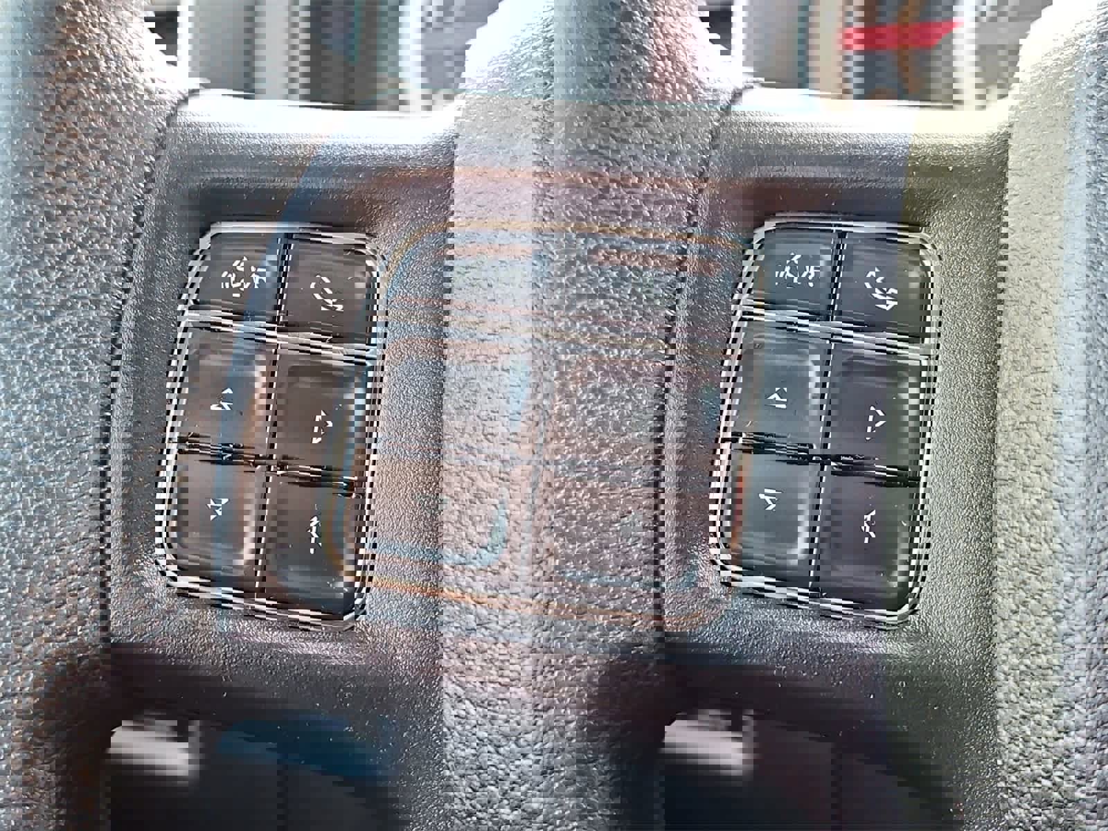 Used 2018 RAM 2500 SLT image 23