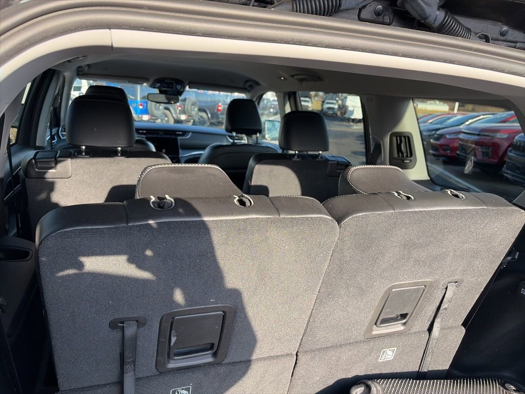 Used 2023 Jeep Grand Cherokee L Limited image 10