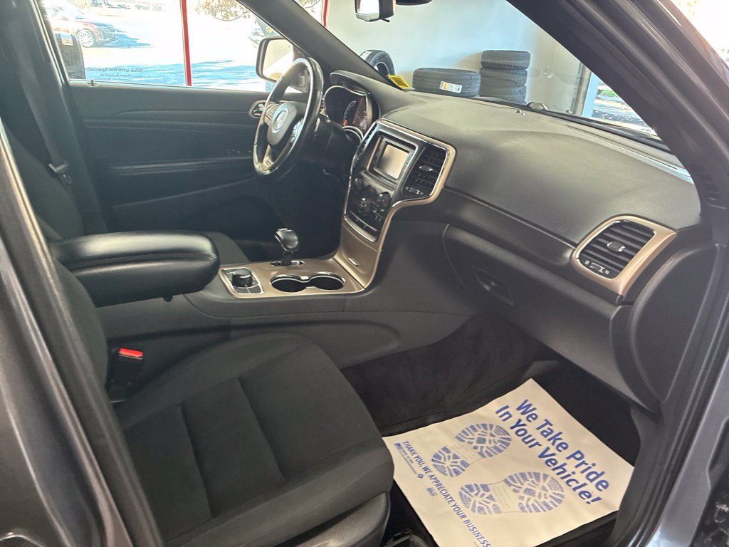 Used 2015 Jeep Grand Cherokee Laredo w/ Quick Order Package 23E AWD/4WD image 27