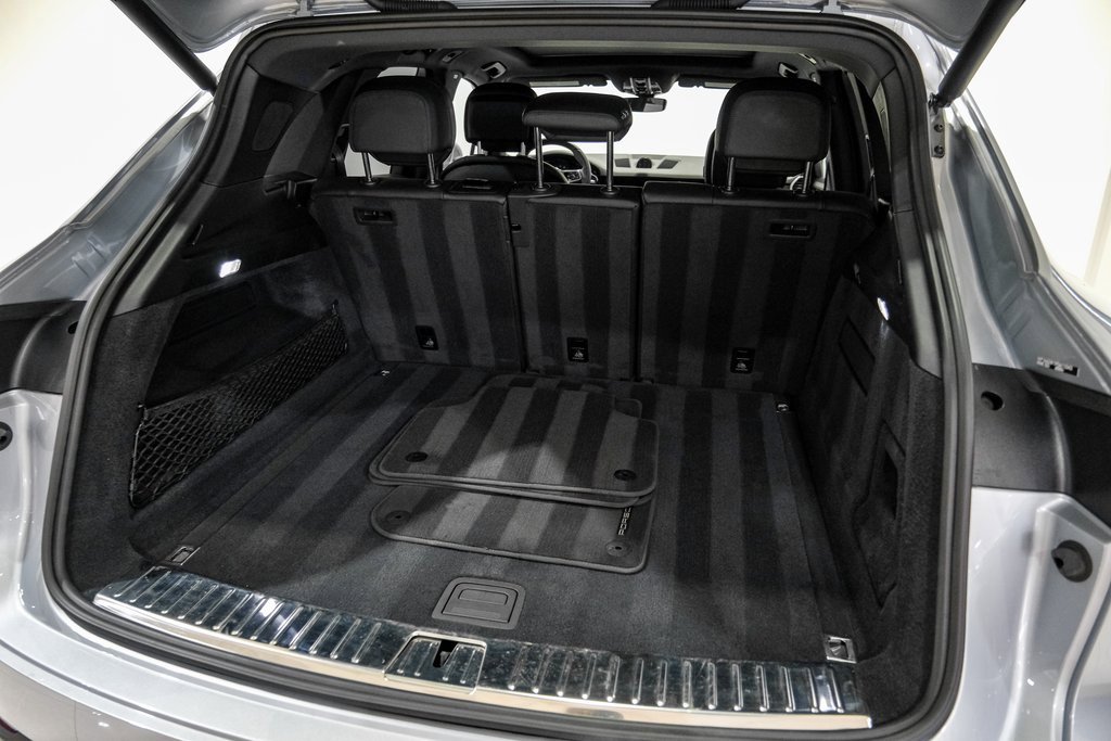 Used 2023 Porsche Cayenne image 48