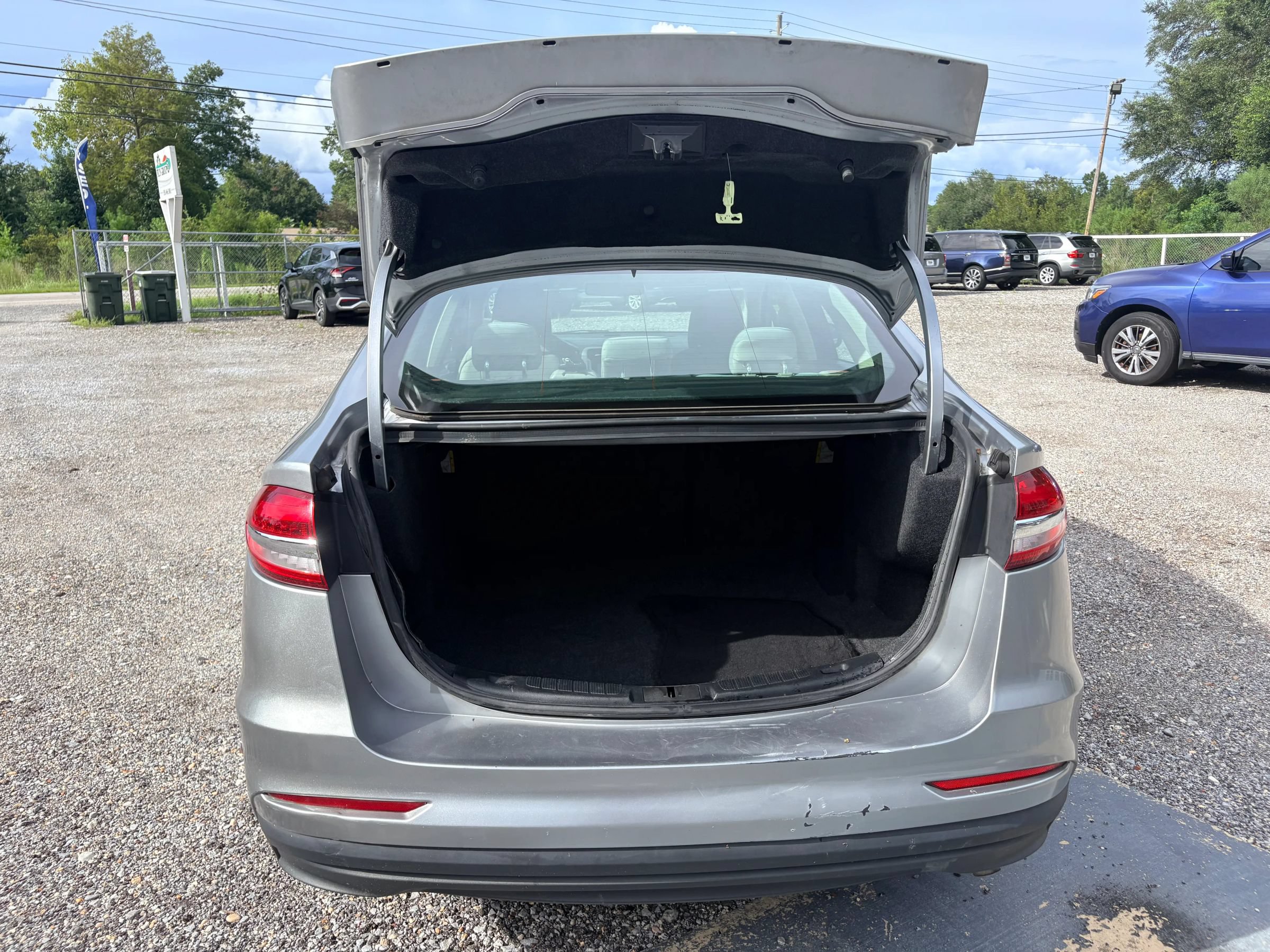 Used 2020 Ford Fusion S FWD image 15