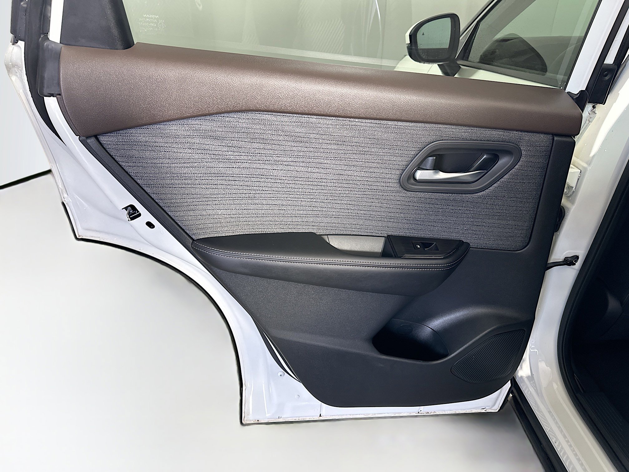 Used 2023 Nissan Rogue SV image 26