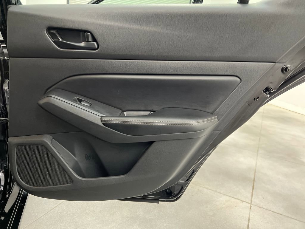 Used 2024 Nissan Altima 2.5 SV image 17