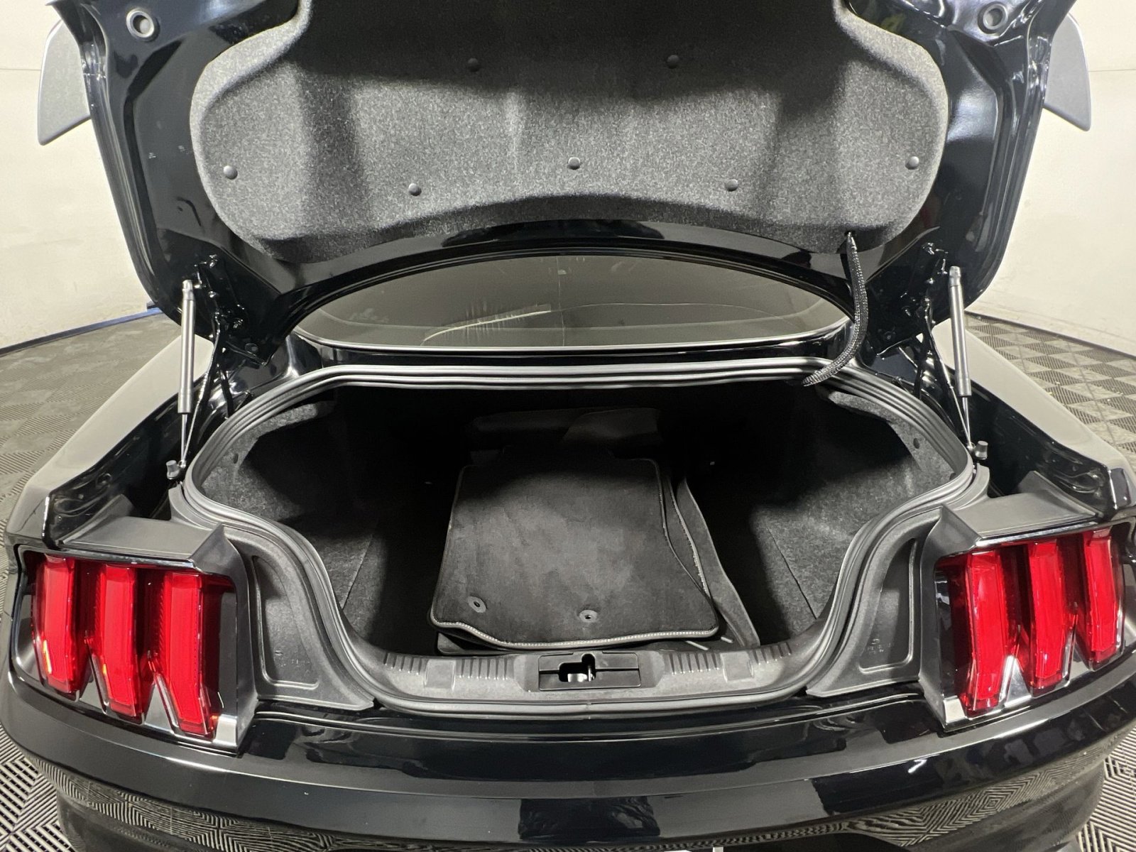 Used 2022 Ford Mustang Mach 1 w/ Mach 1 Handling Package image 25