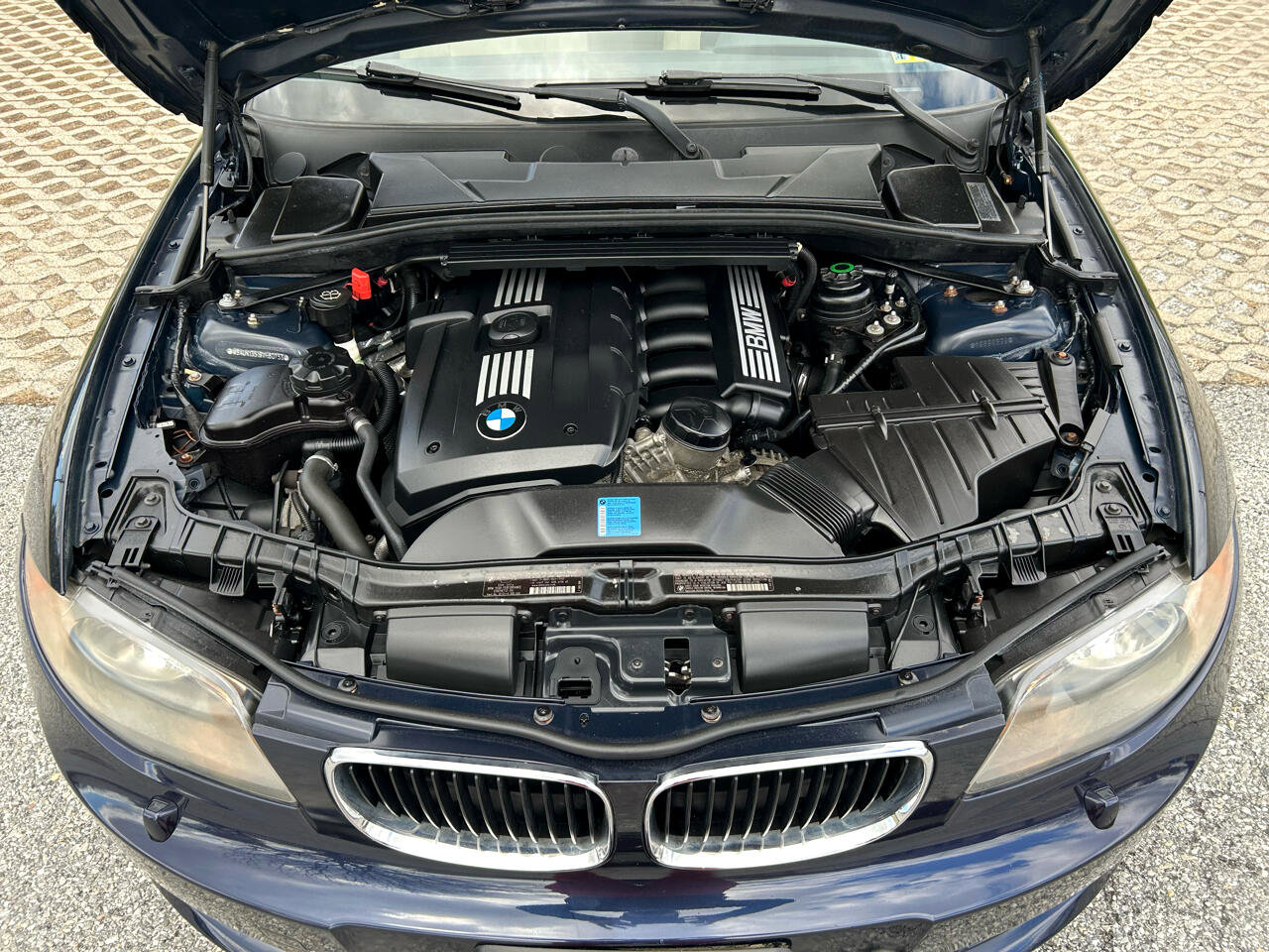 Used 2009 BMW 128i Convertible image 24