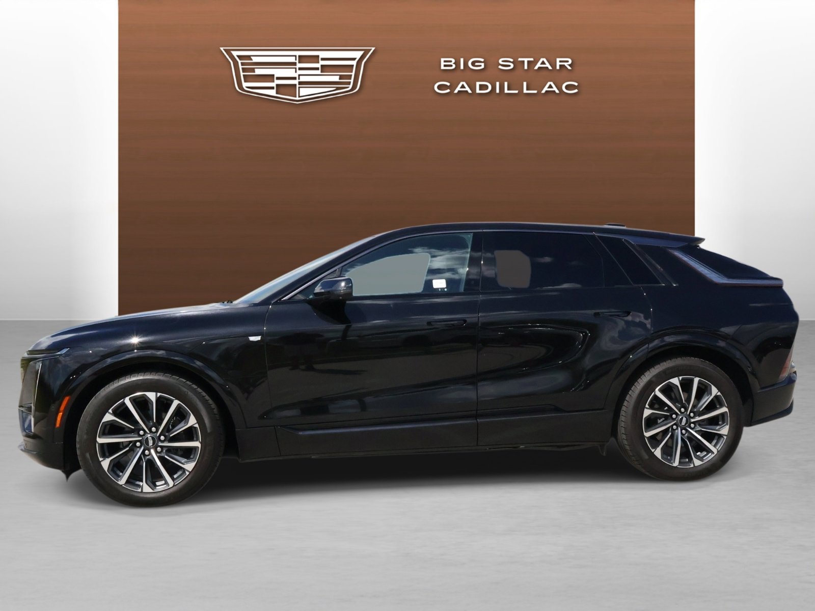 Certified 2024 Cadillac Lyriq Sport image 2
