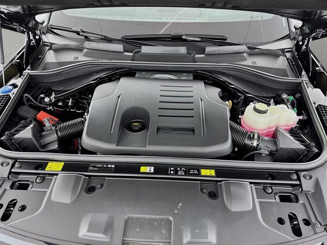 New 2026 Land Rover Range Rover Long Wheelbase SE image 32