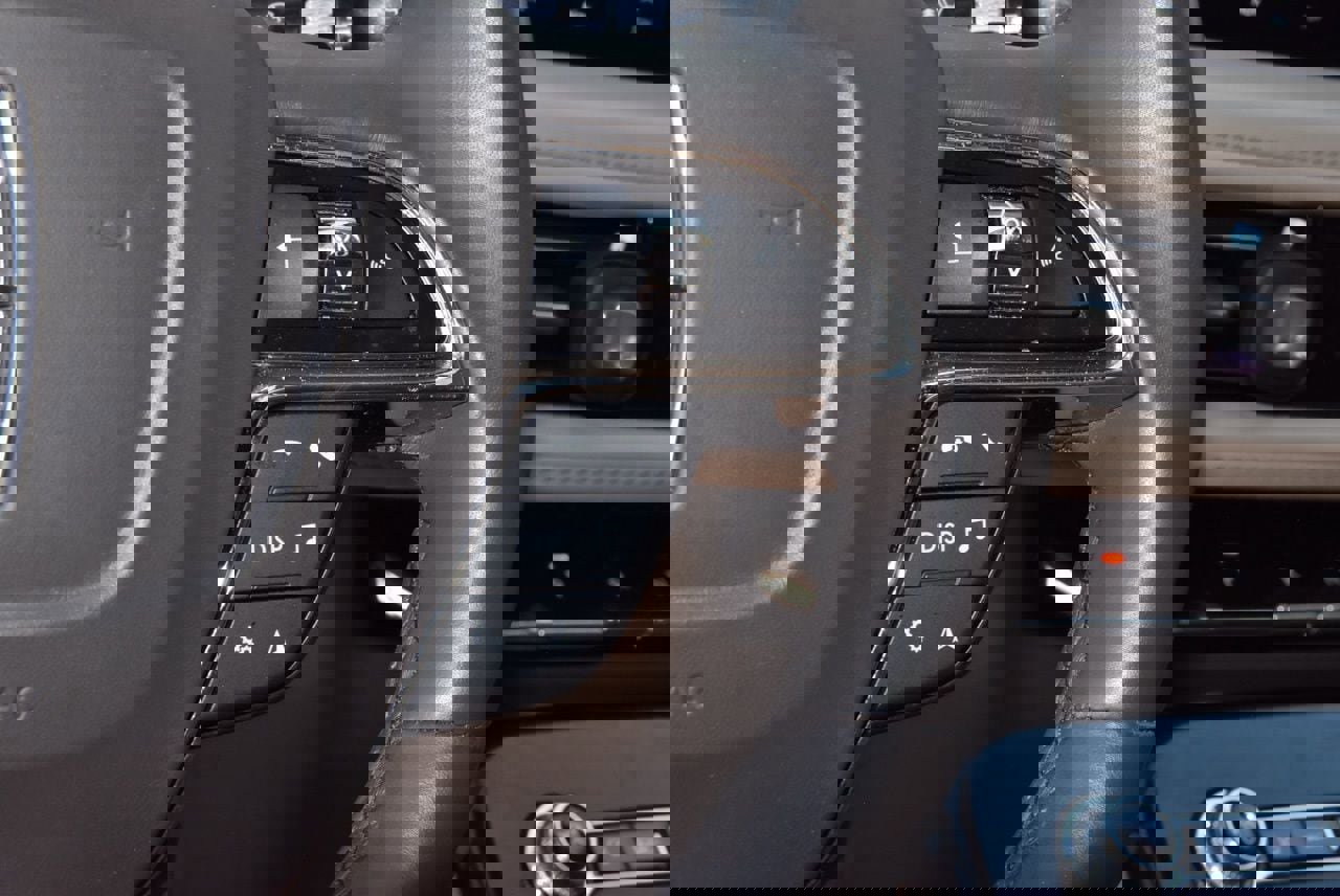 Used 2023 Lincoln Nautilus Reserve image 24