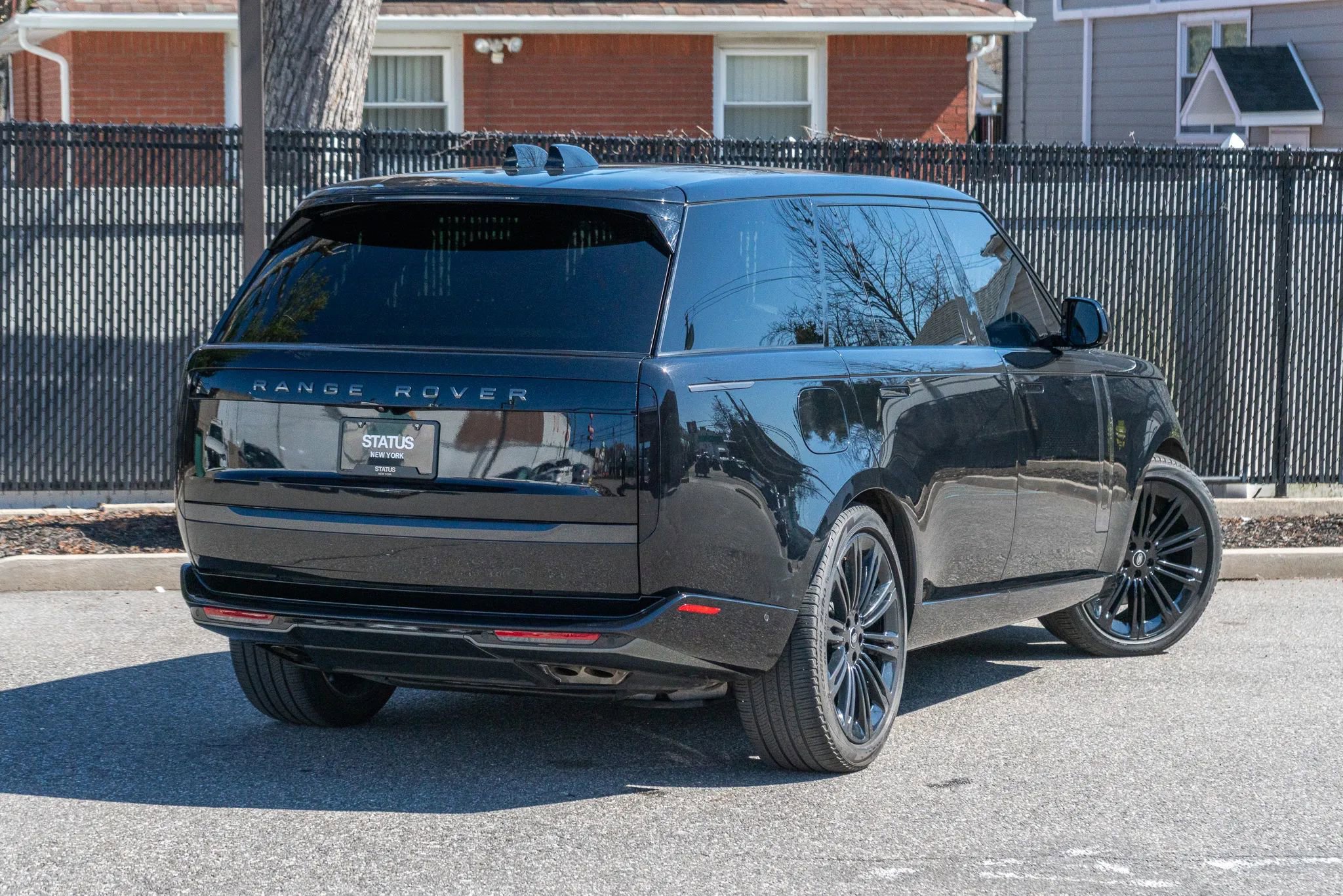 Used 2023 Land Rover Range Rover Long Wheelbase SE AWD/4WD image 28