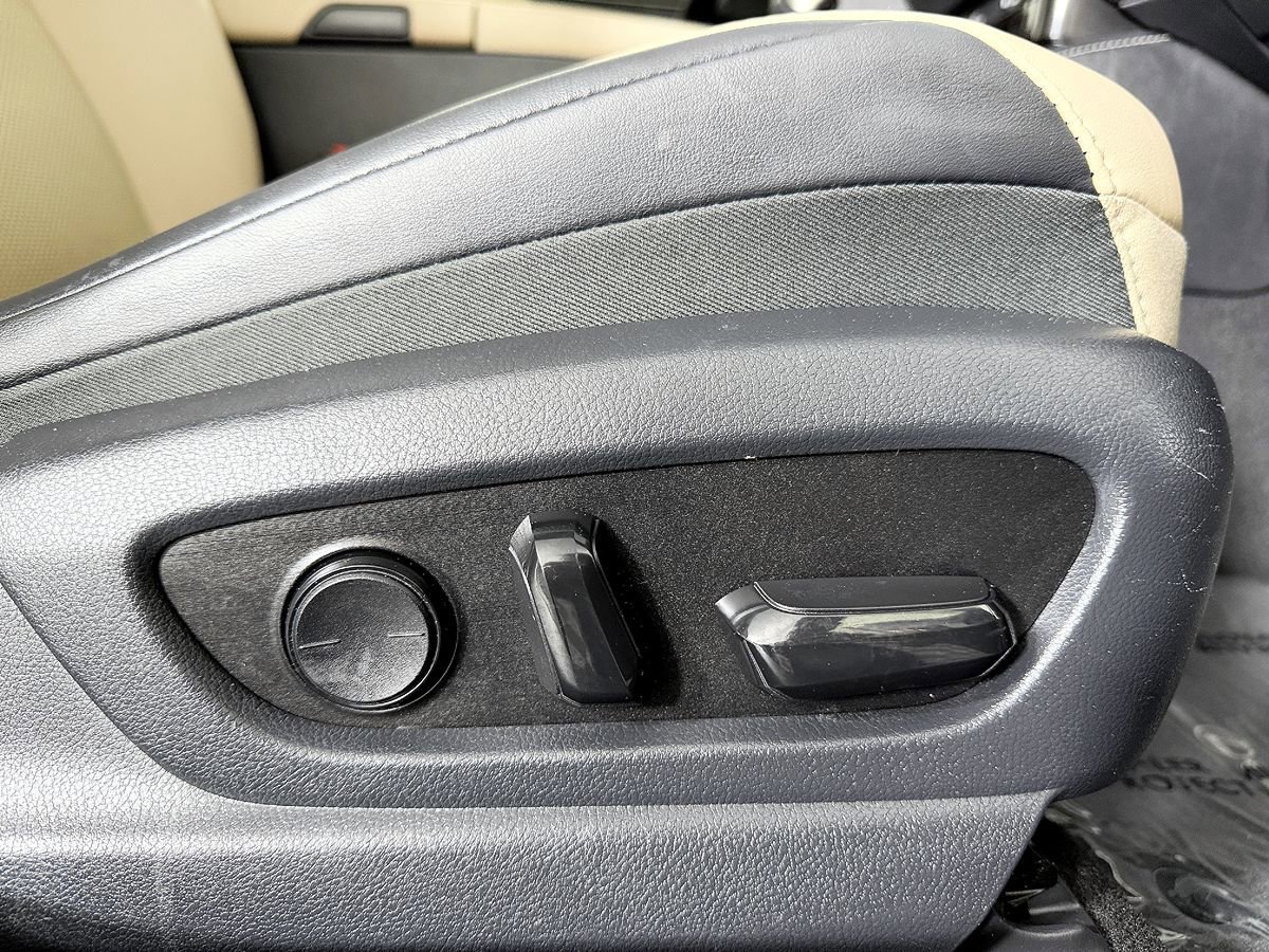 Used 2019 Lexus ES 300h w/ Premium Package FWD image 50