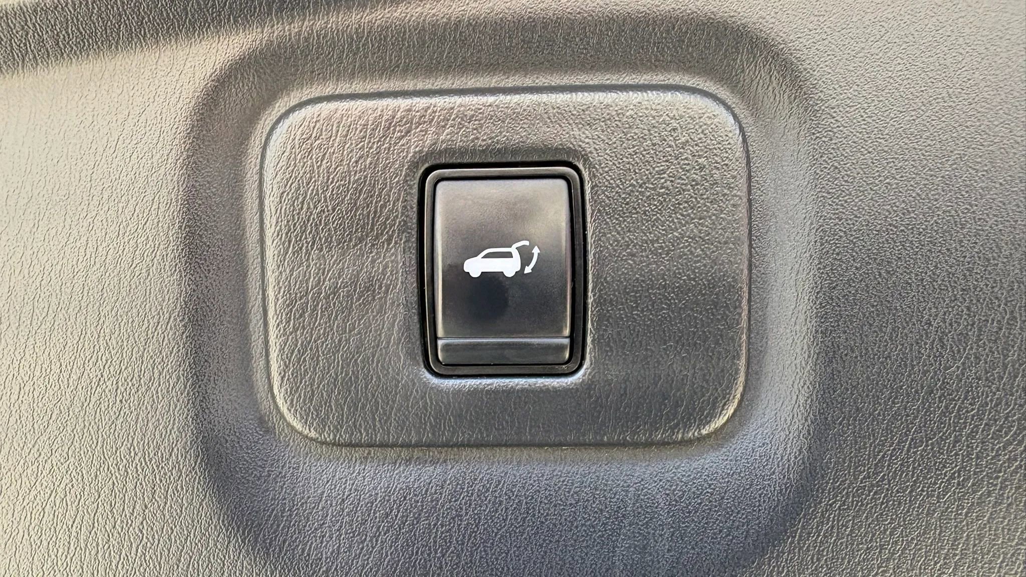 Used 2017 Nissan Pathfinder SL w/ Trailer Tow Package image 28